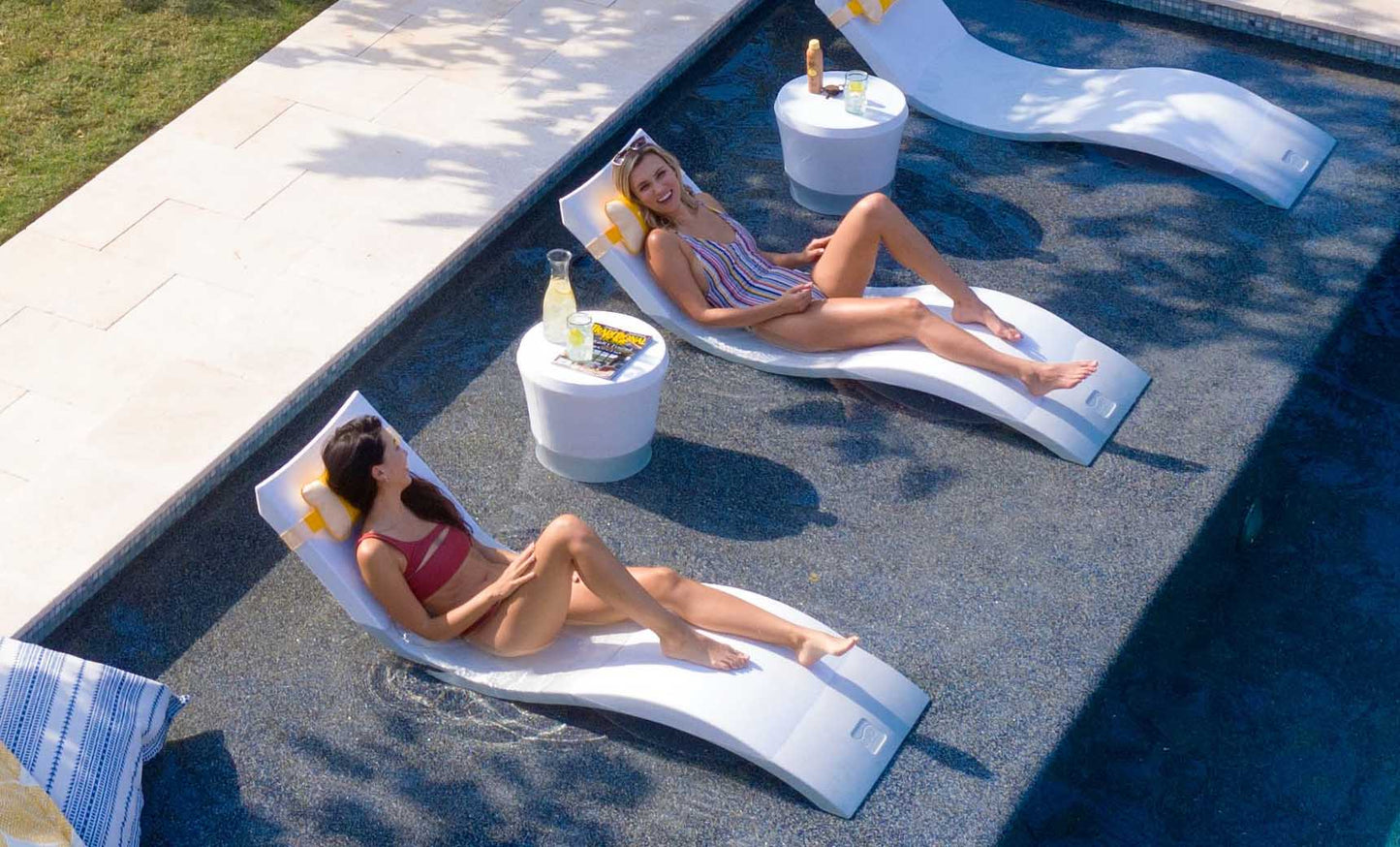 Ledge Lounger Signature Chaise 1-9"