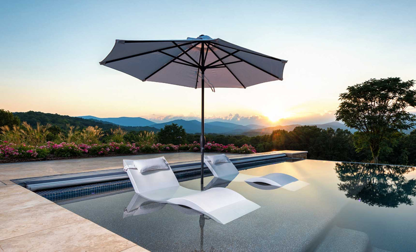 Ledge Lounger Signature Chaise 1-9"